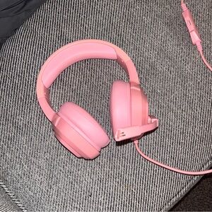 Pink Xbox headset for gaming